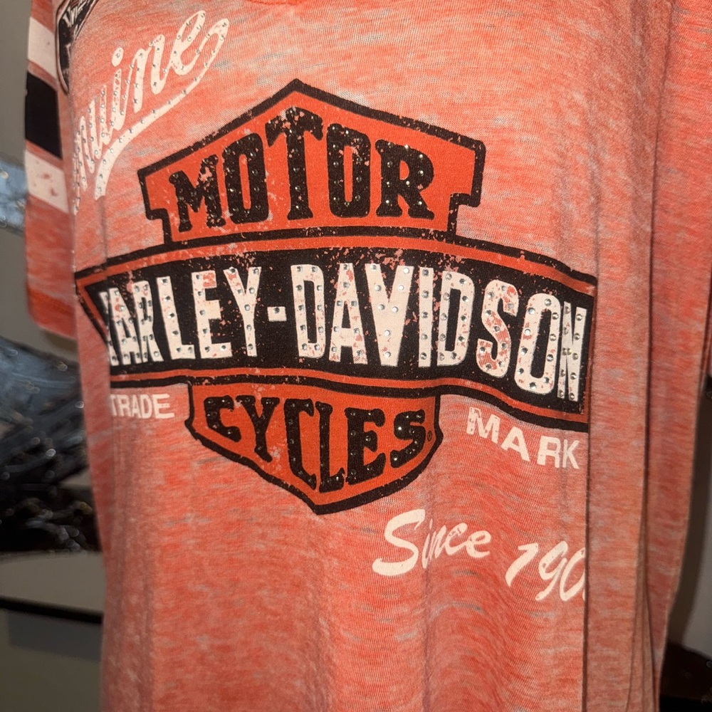 Harley-Davidson Coral and Black Logo V-Neck Tee - Picture 3 of 5